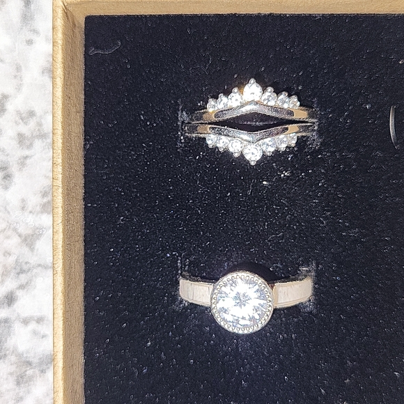 Engagement set - Picture 3 of 3